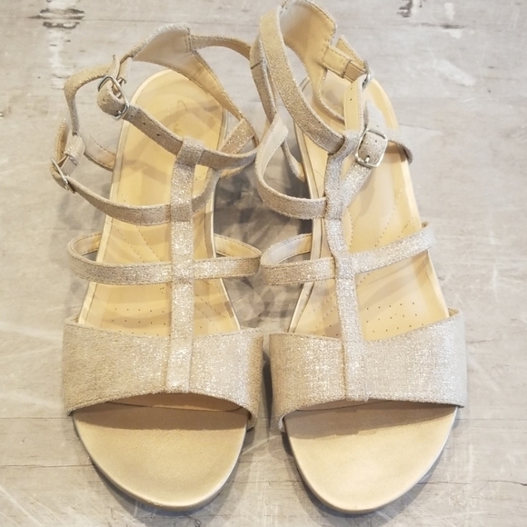💕CLARKS💕 Gold Gladiator Platform Wedge Sandals - Picture 7 of 8